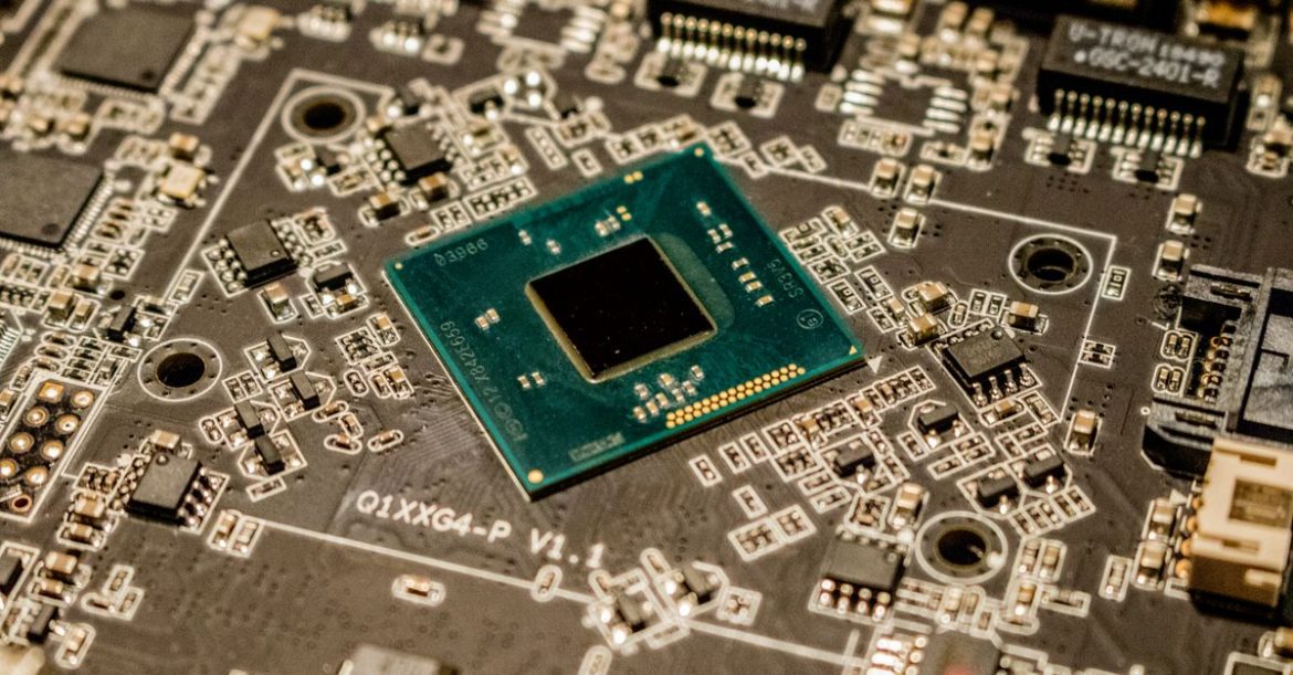 Apple M1 silicon chip exposed to Phantom speculation side channel attack analysis, Fractal OS microarchitecture research